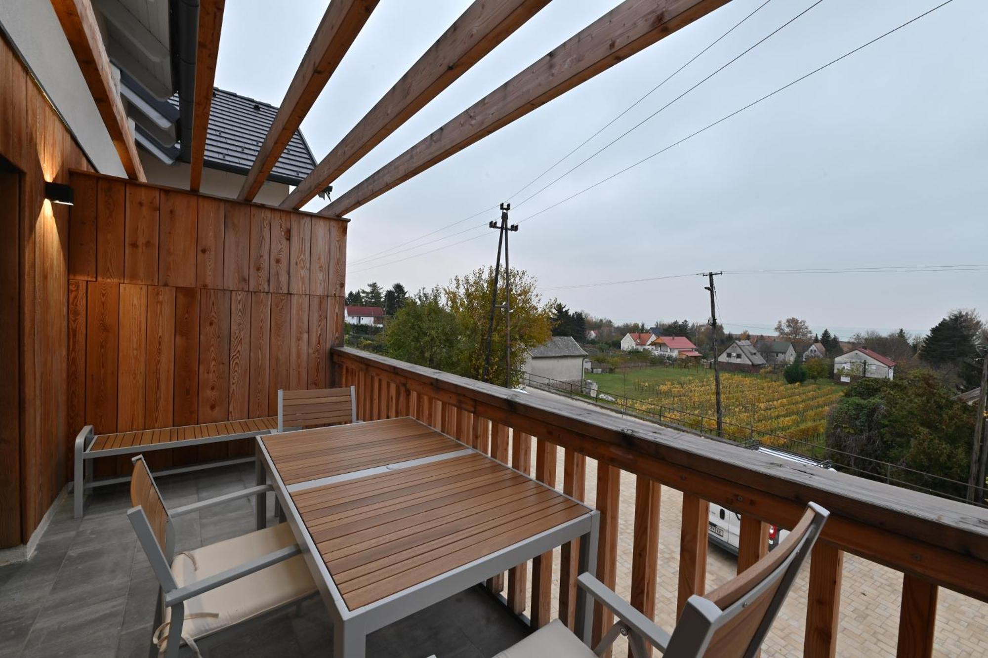 Aparthotel Domaine Edegger - Organic Winery Badacsony Badacsonytomaj Exterior foto